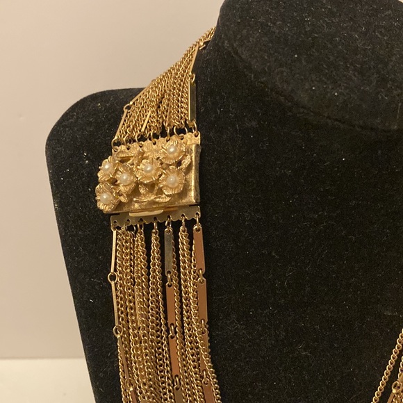 Exquisite Gold Tone Faux Pearl Multi Strand . Beautifully designed. - Picture 4 of 10